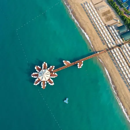 سوينو الشاطئية منتجع 5*